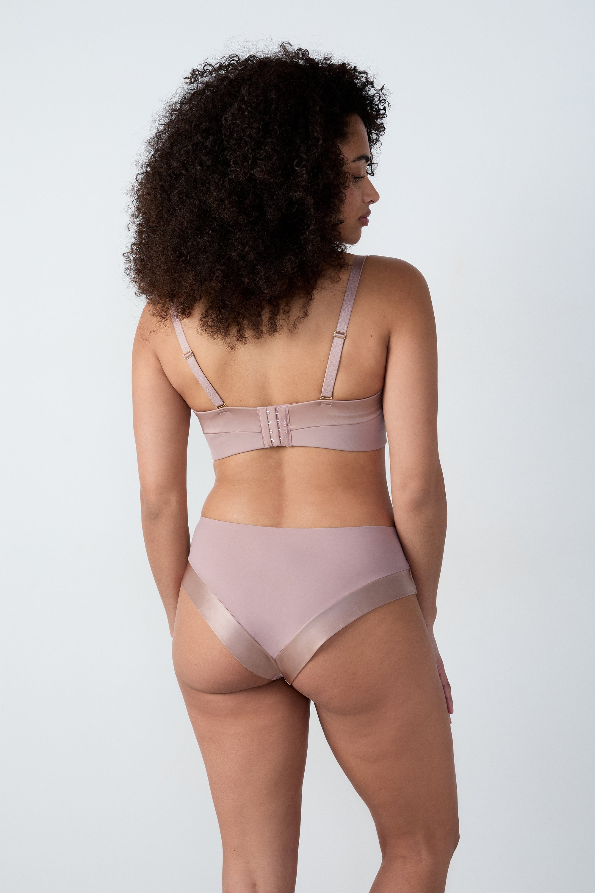Lightly Lined Strapless Bra