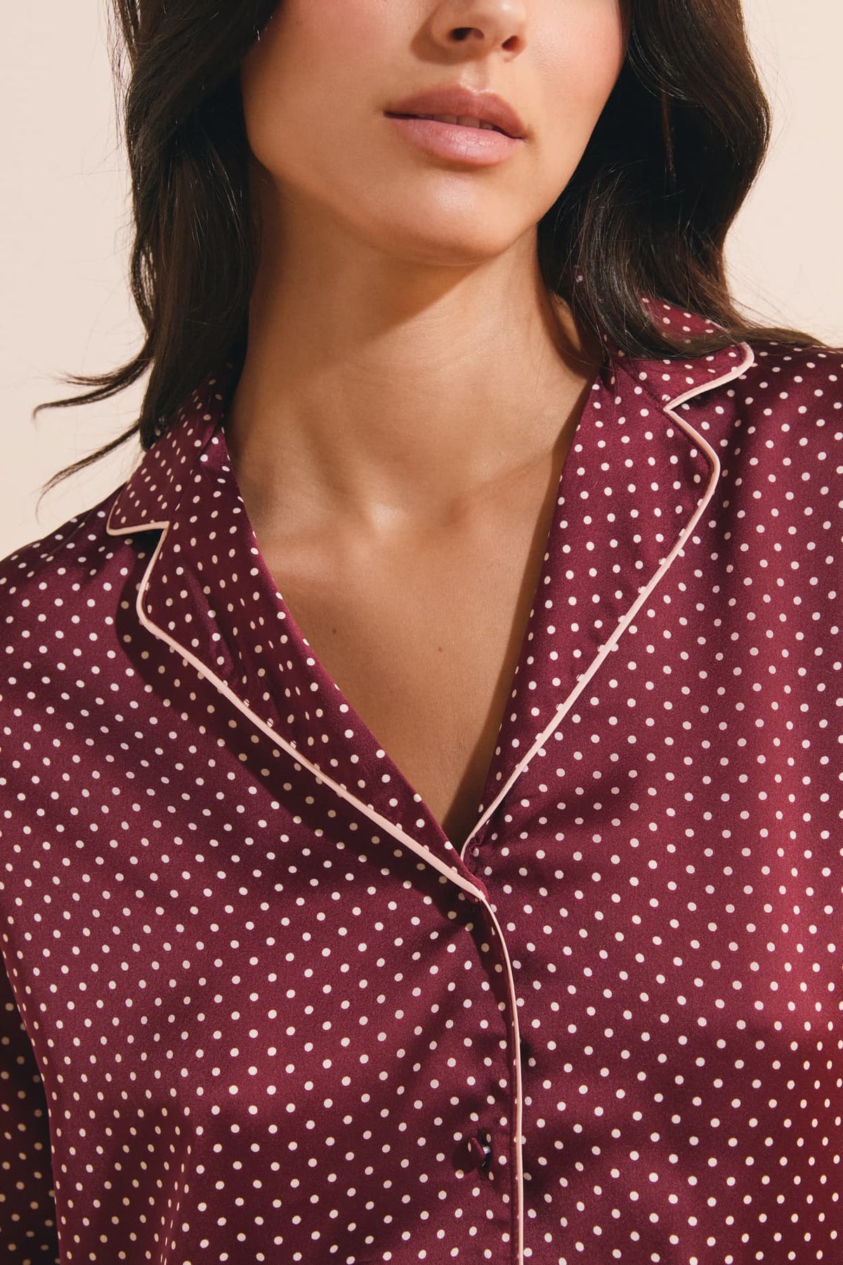 Chemise de pyjama satinée à motifs in pourpre, additional view - Etam