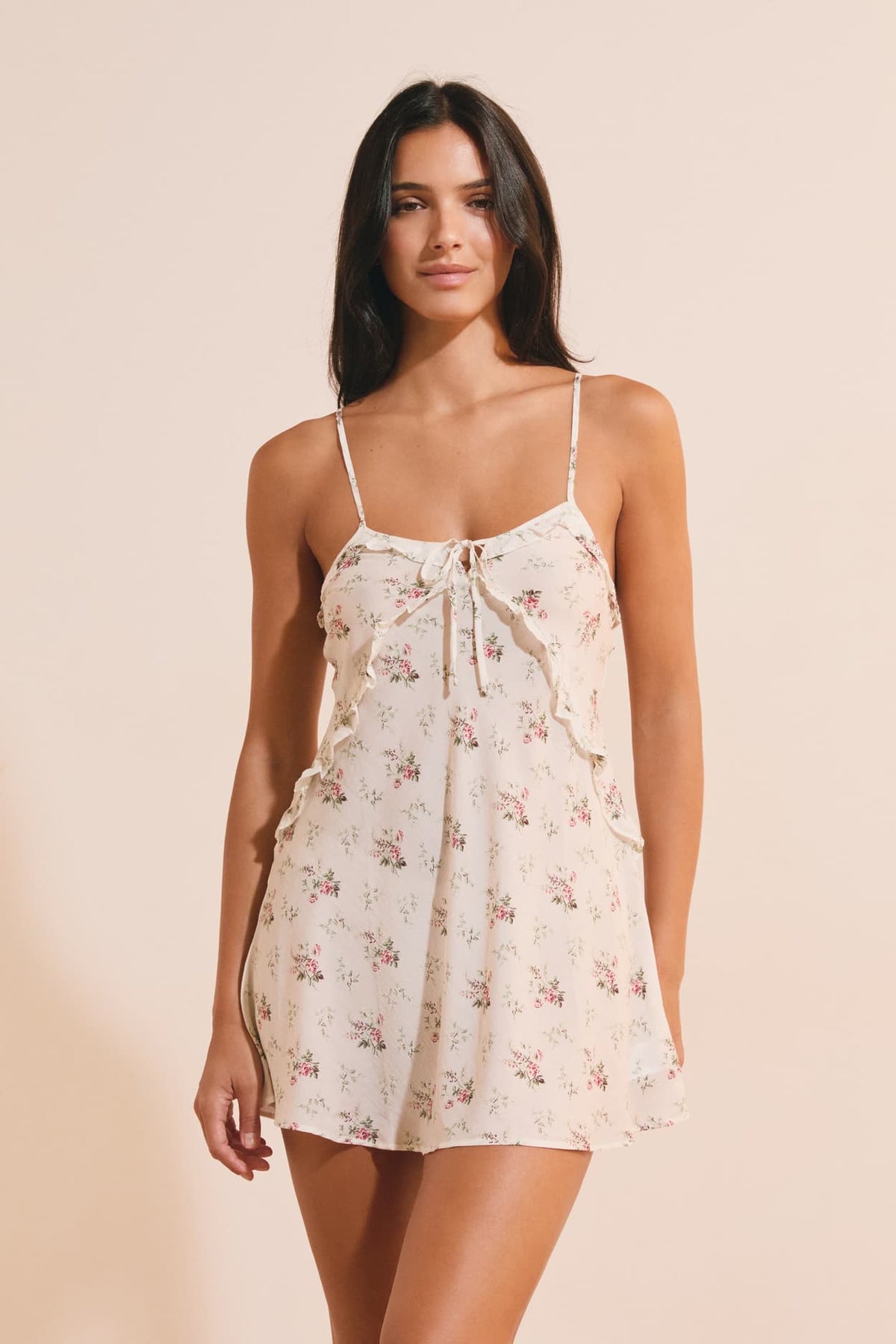 Nuisette à motifs fleuris in creme, back view - Etam