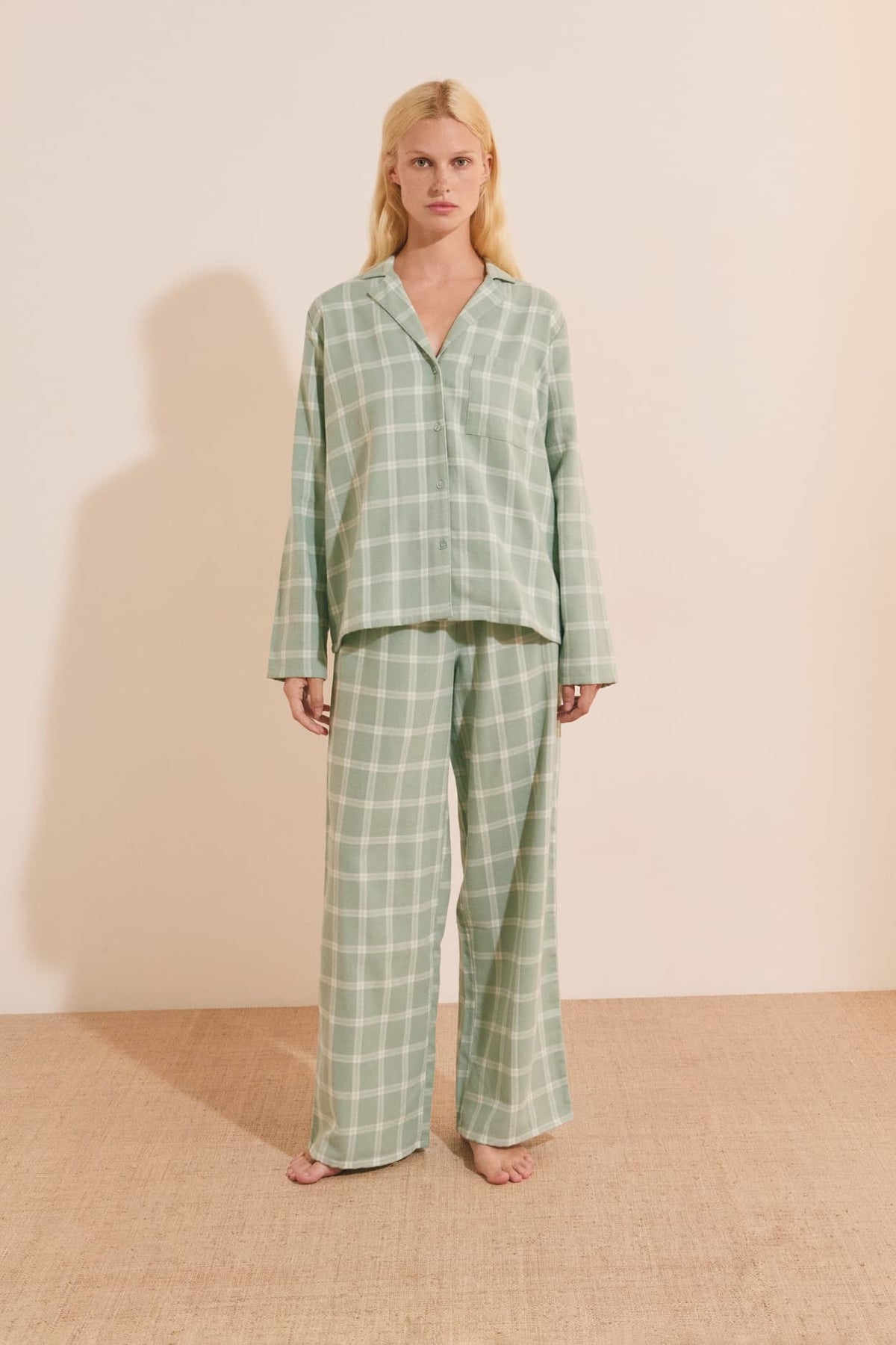Chemise de pyjama à carreaux en coton in green, view 3 - Etam
