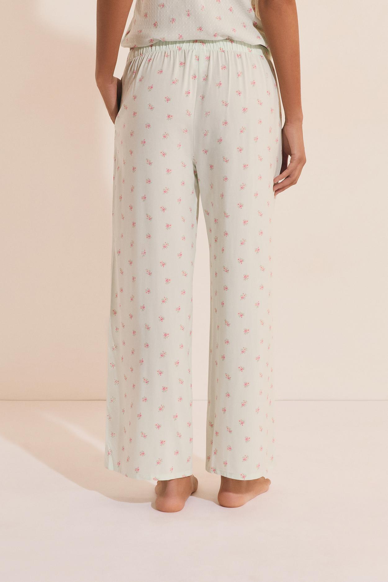Floral Patterned Capri Pants