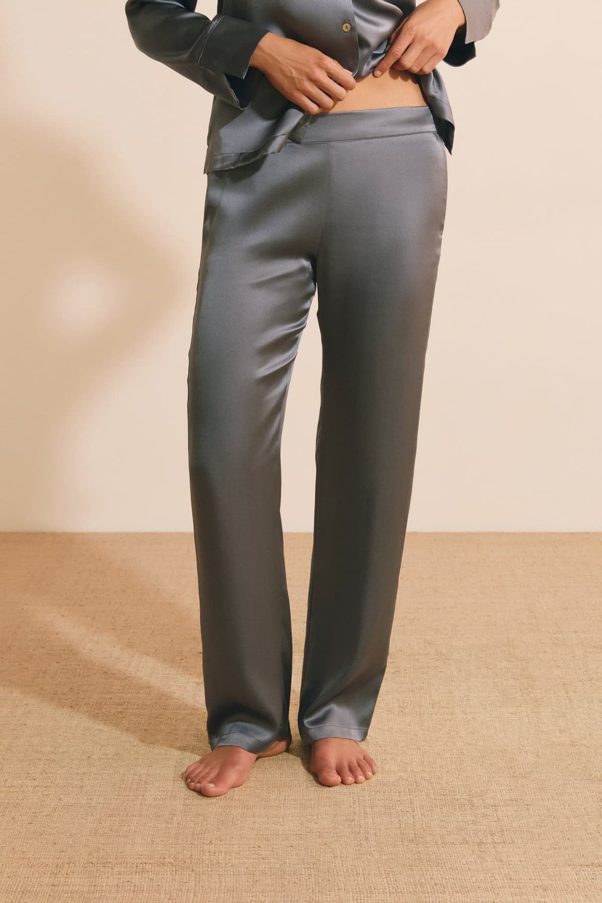 Silk Pajama Pants — Light Blue — image 1 / بنطال بيجاما من الحرير — أزرق فاتح — صورة 1