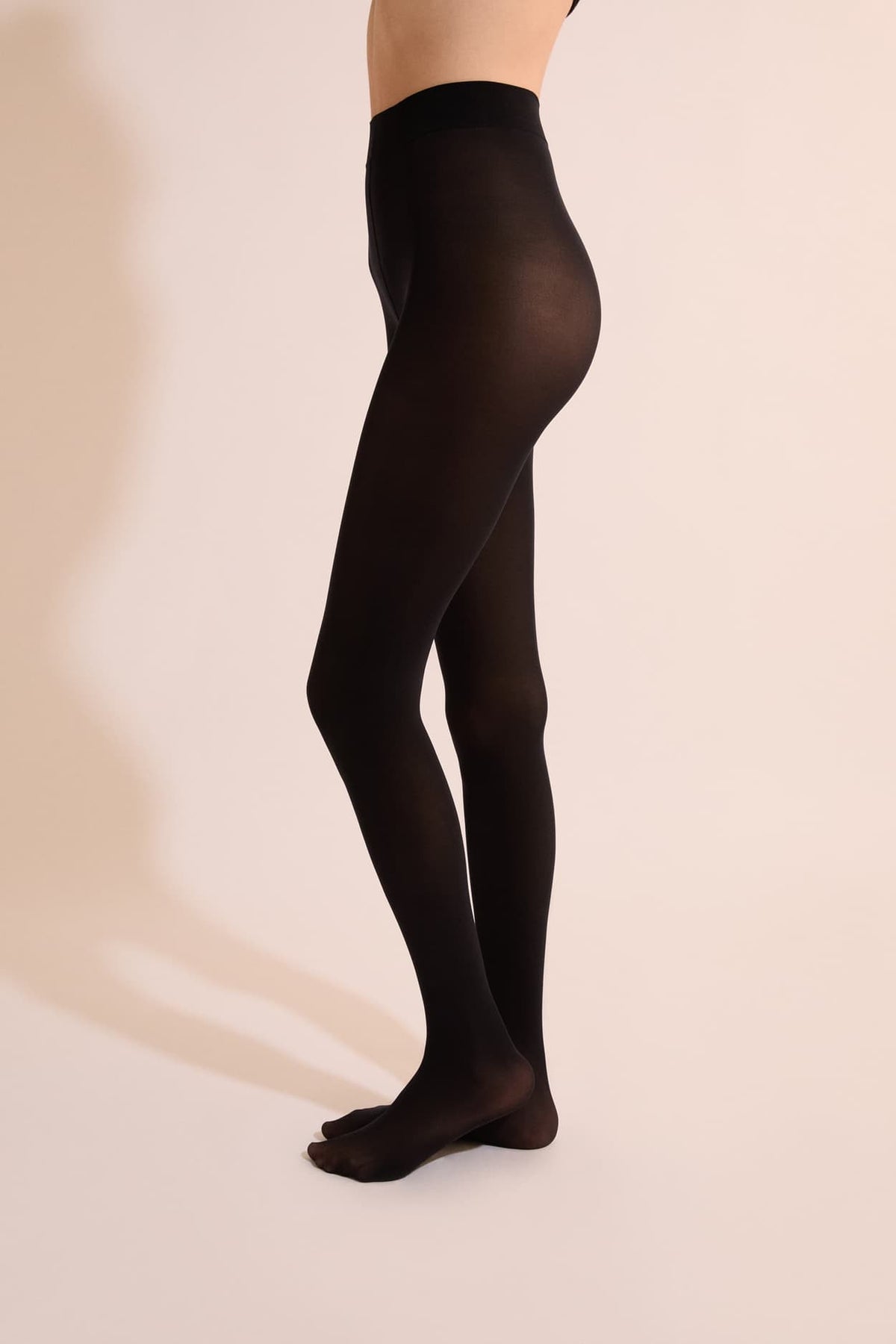 Opaque Tights – 60 Denier — Black — image 1 / جوارب طويلة معتمة بكثافة 60 دينير — أسود — صورة 1