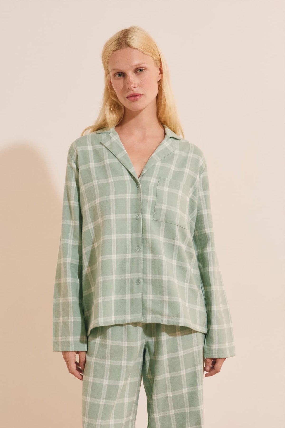 Chemise de pyjama à carreaux en coton in green, view 1 - Etam