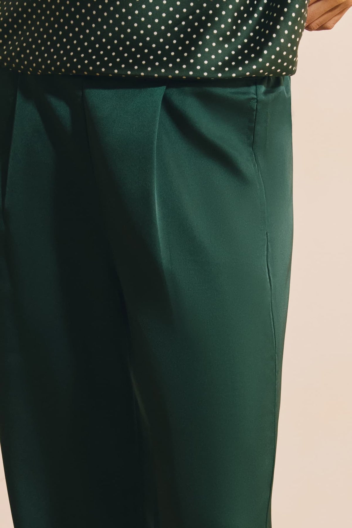 Pantalon de pyjama satiné in vert sapin, view 5 - Etam