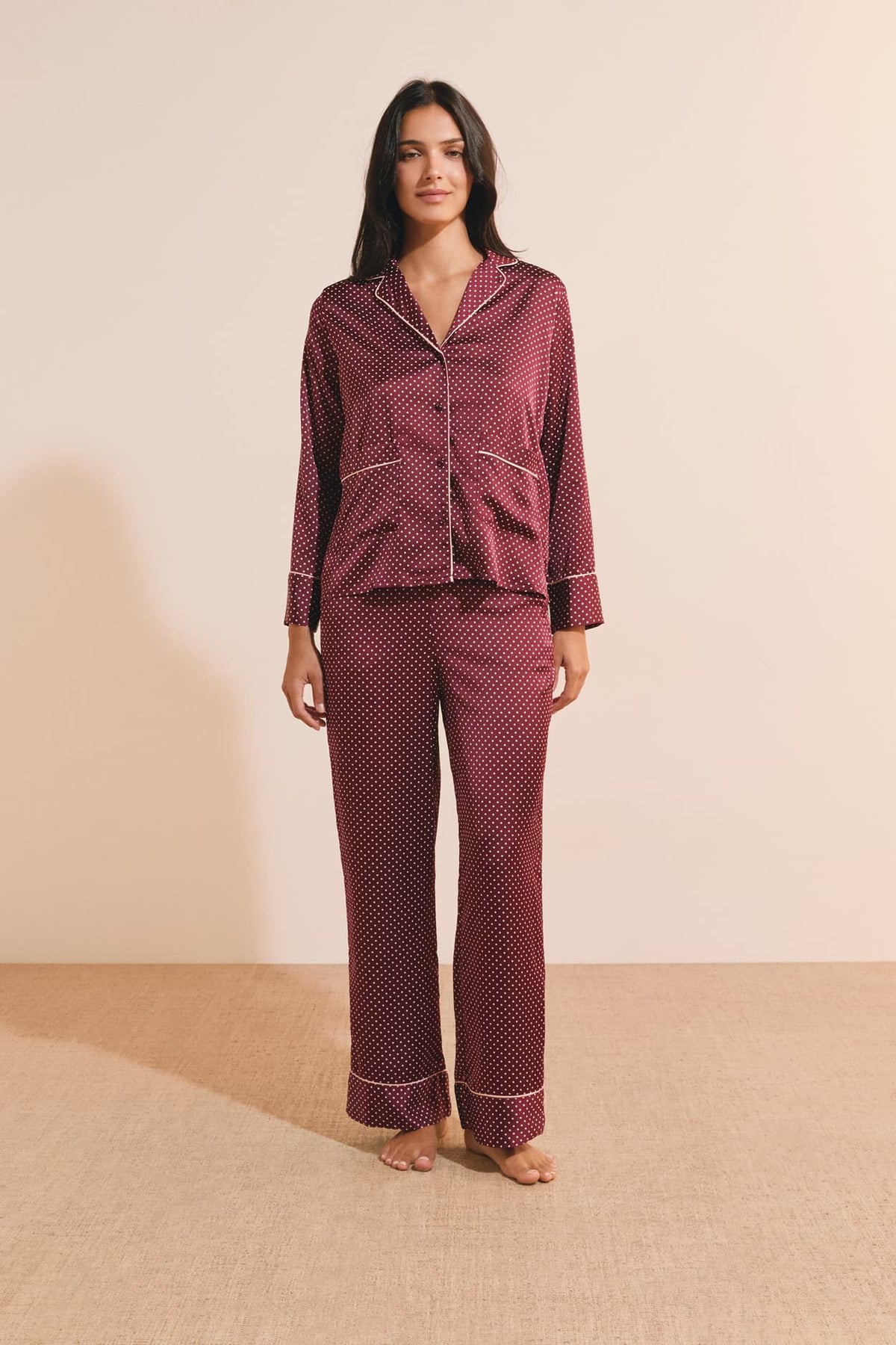 Pantalon de pyjama satiné à motifs in pourpre, back view - Etam