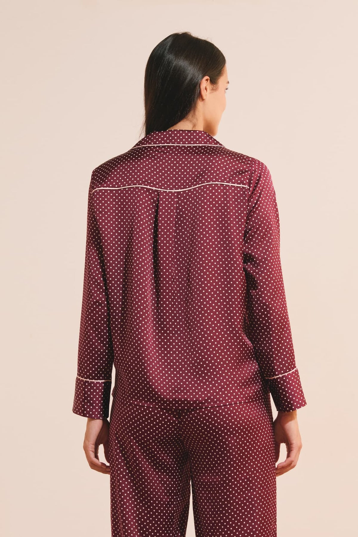 Chemise de pyjama satinée à motifs in pourpre, side view - Etam