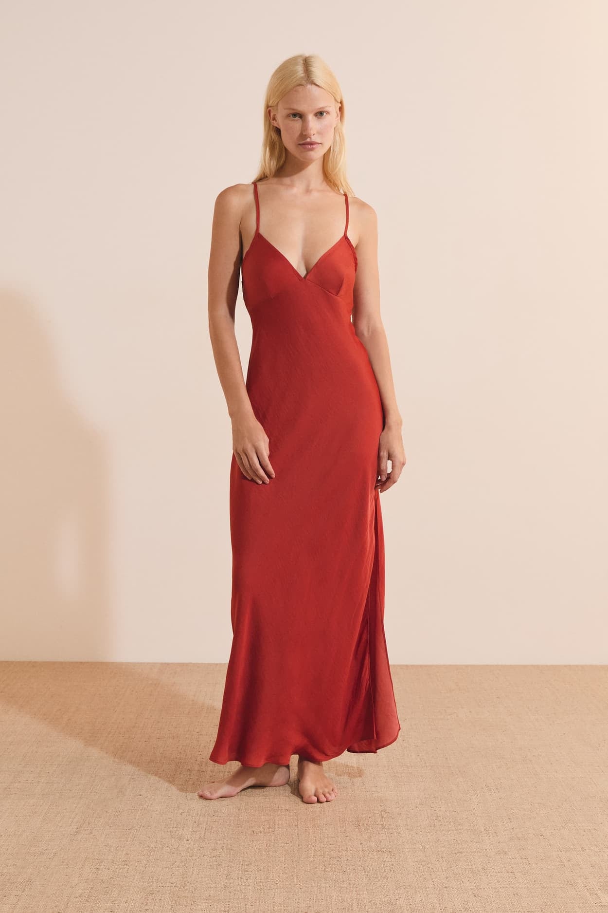Long Nightgown With Open Back - carmin