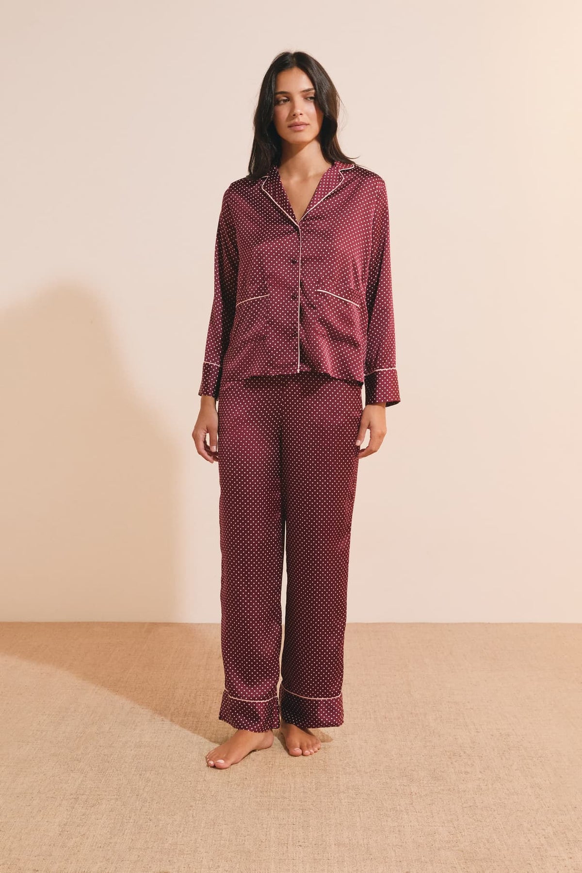 Chemise de pyjama satinée à motifs in pourpre, back view - Etam