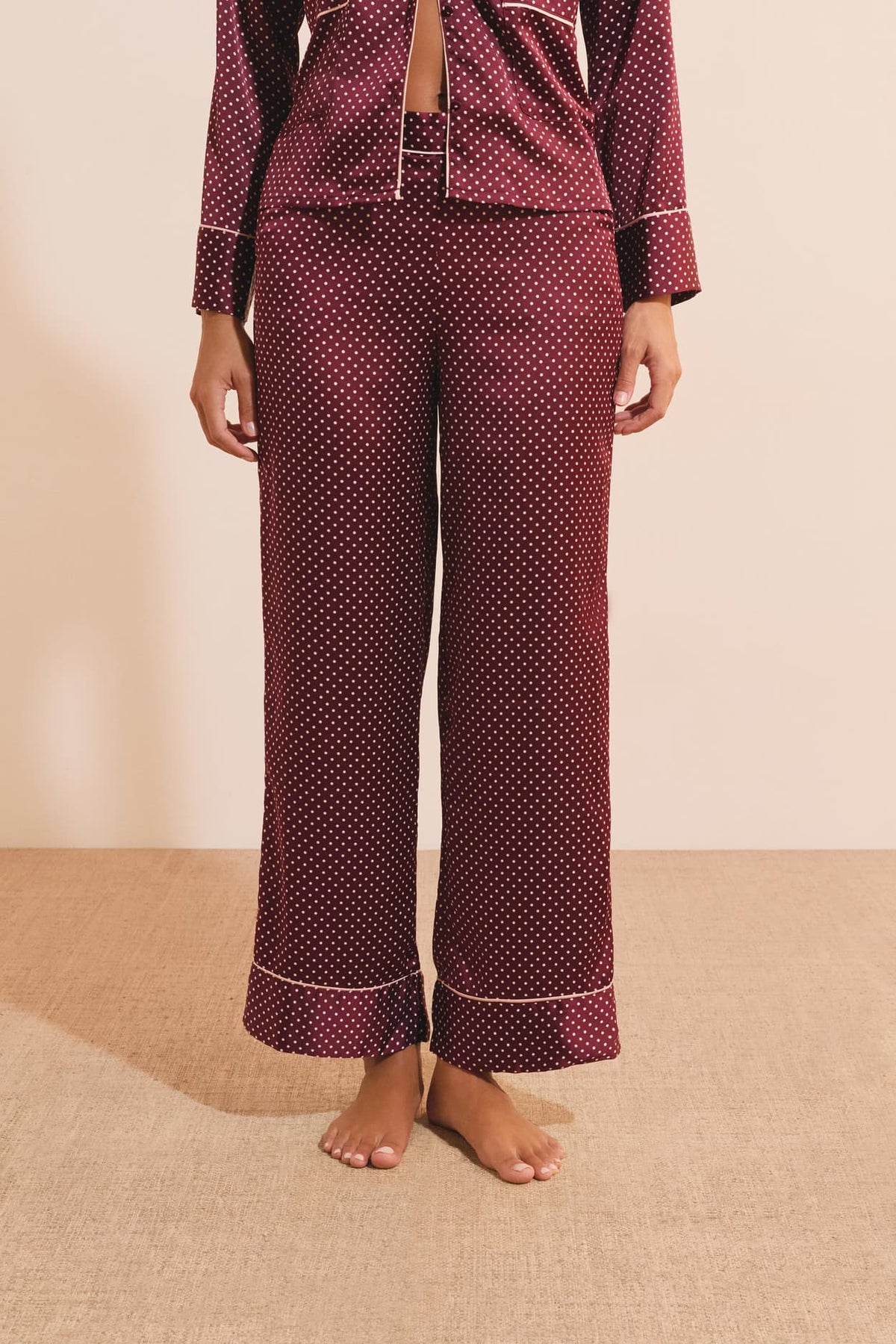 Pantalon de pyjama satiné à motifs in pourpre, front view - Etam